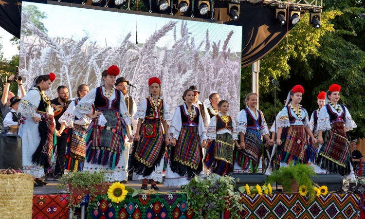 Međunarodna smotra folklora okupila čuvare tradicije iz BiH i Hrvatske